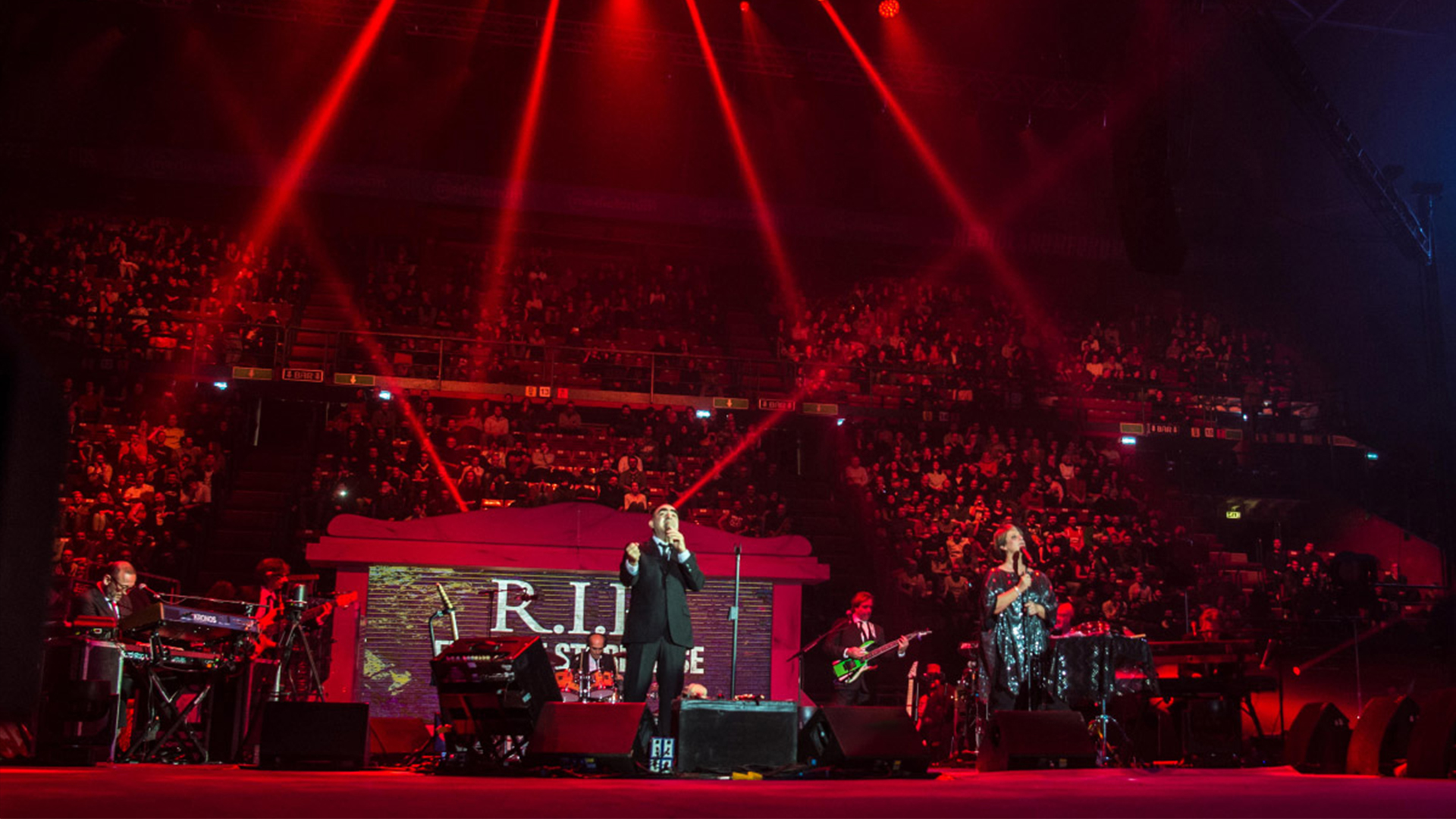 Prolights al Forum per il concerto di addio di Elio e le Storie Tese