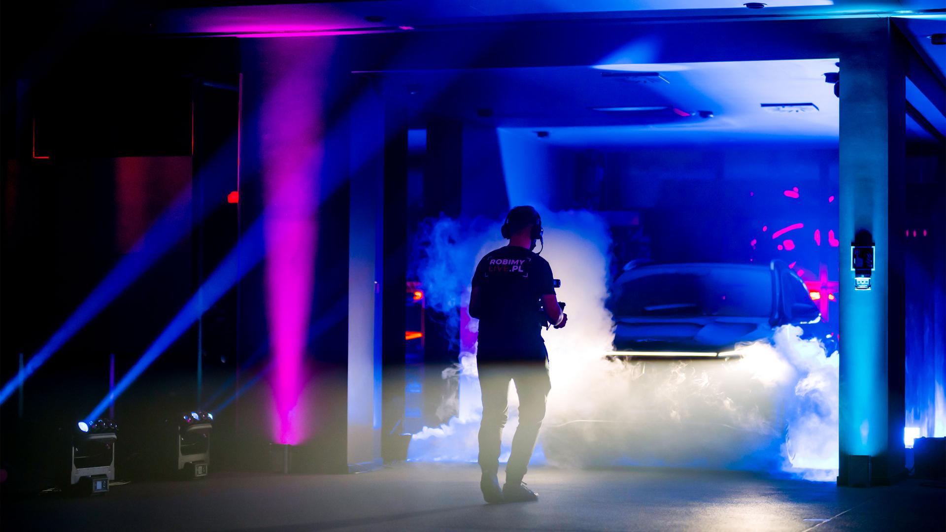 PROLIGHTS illumina il debutto della Mercedes-Benz EQA
