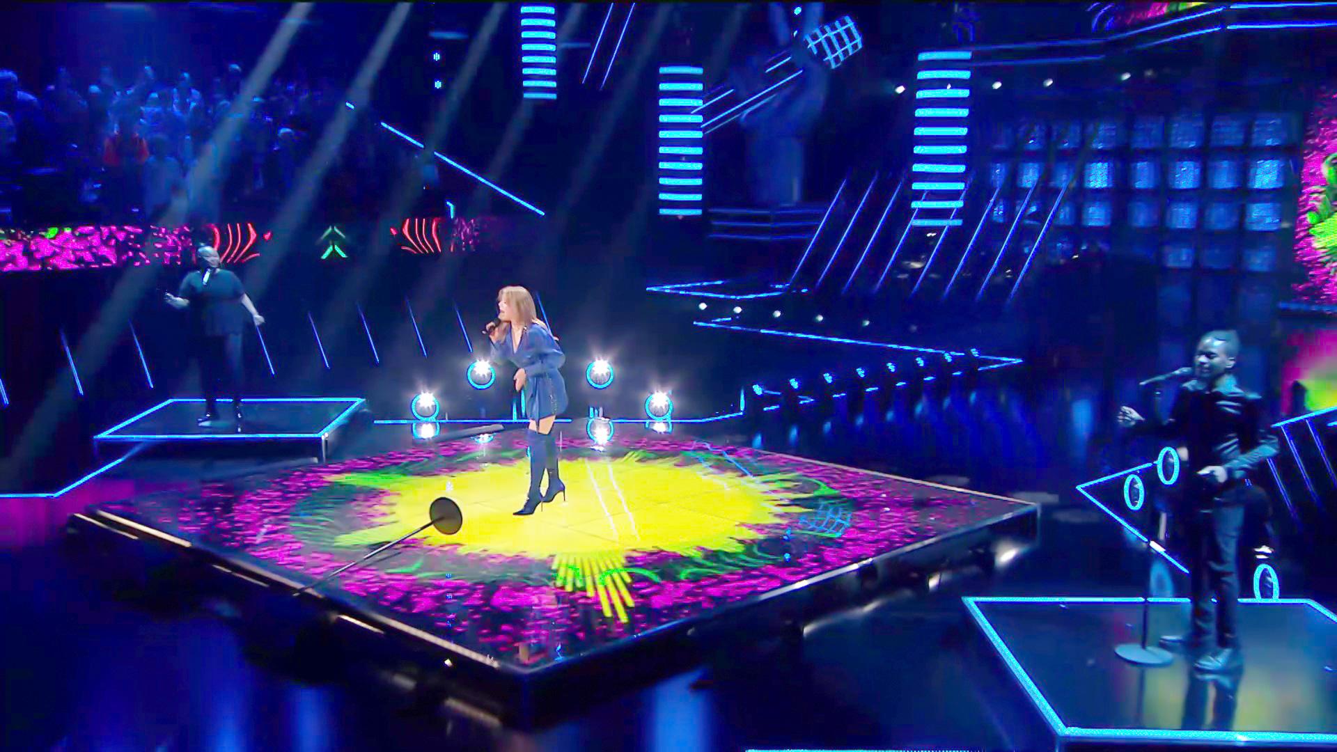 PROLIGHTS Astra Wash19Pix debuted at The Voice