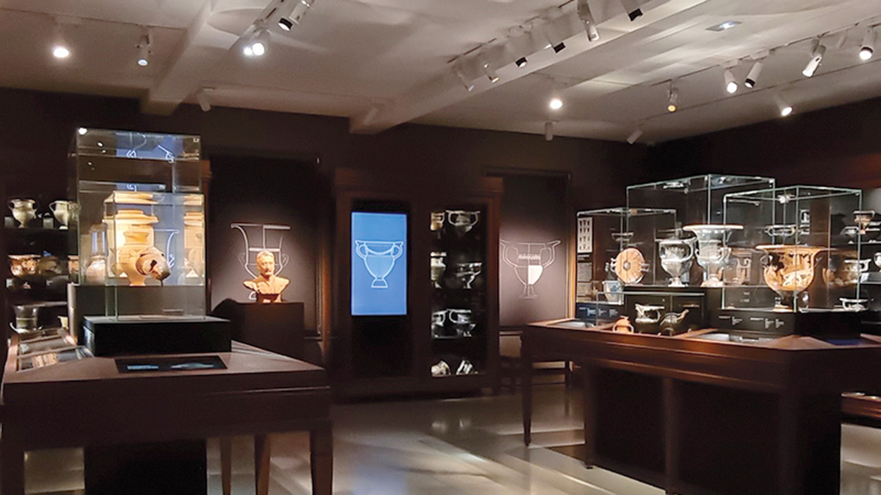 French museum displays PROLIGHTS EclMiniProfile