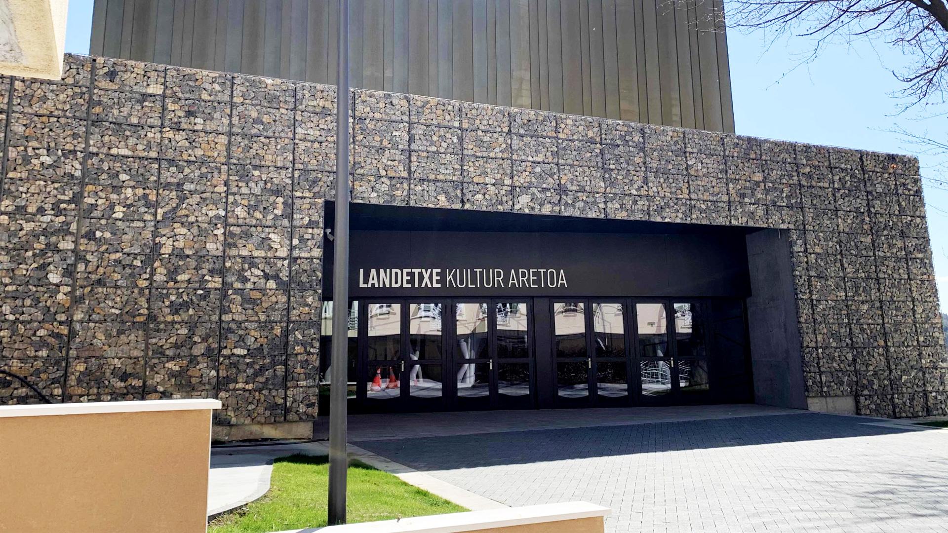 The new Landetxe Kultur Aretoa Theatre in Spain lights up its stage with PROLIGHTS

