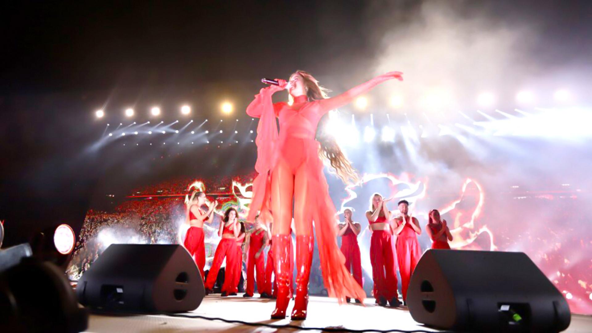 Prolights illuminated Elvana Gjata's Dekada concert in Tirana 
