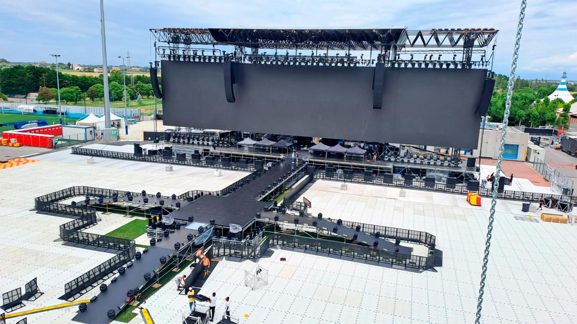 Ultimo chooses Prolights for his summer stadium tour