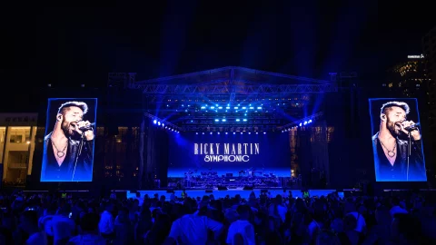 PROLIGHTS illumina il Ricky Martin Symphonic concert