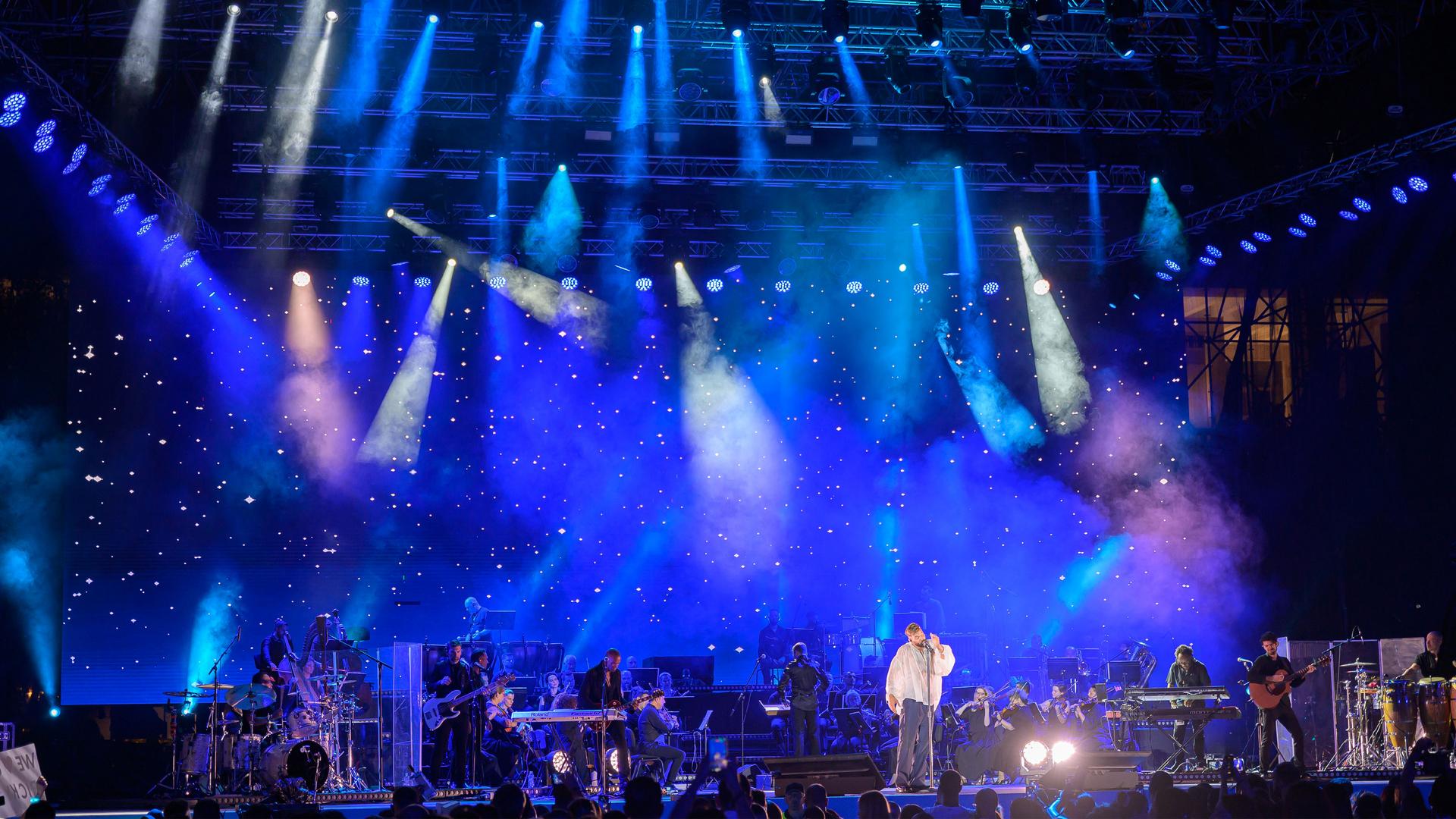 PROLIGHTS Illuminates  the Ricky Martin Symphonic concert