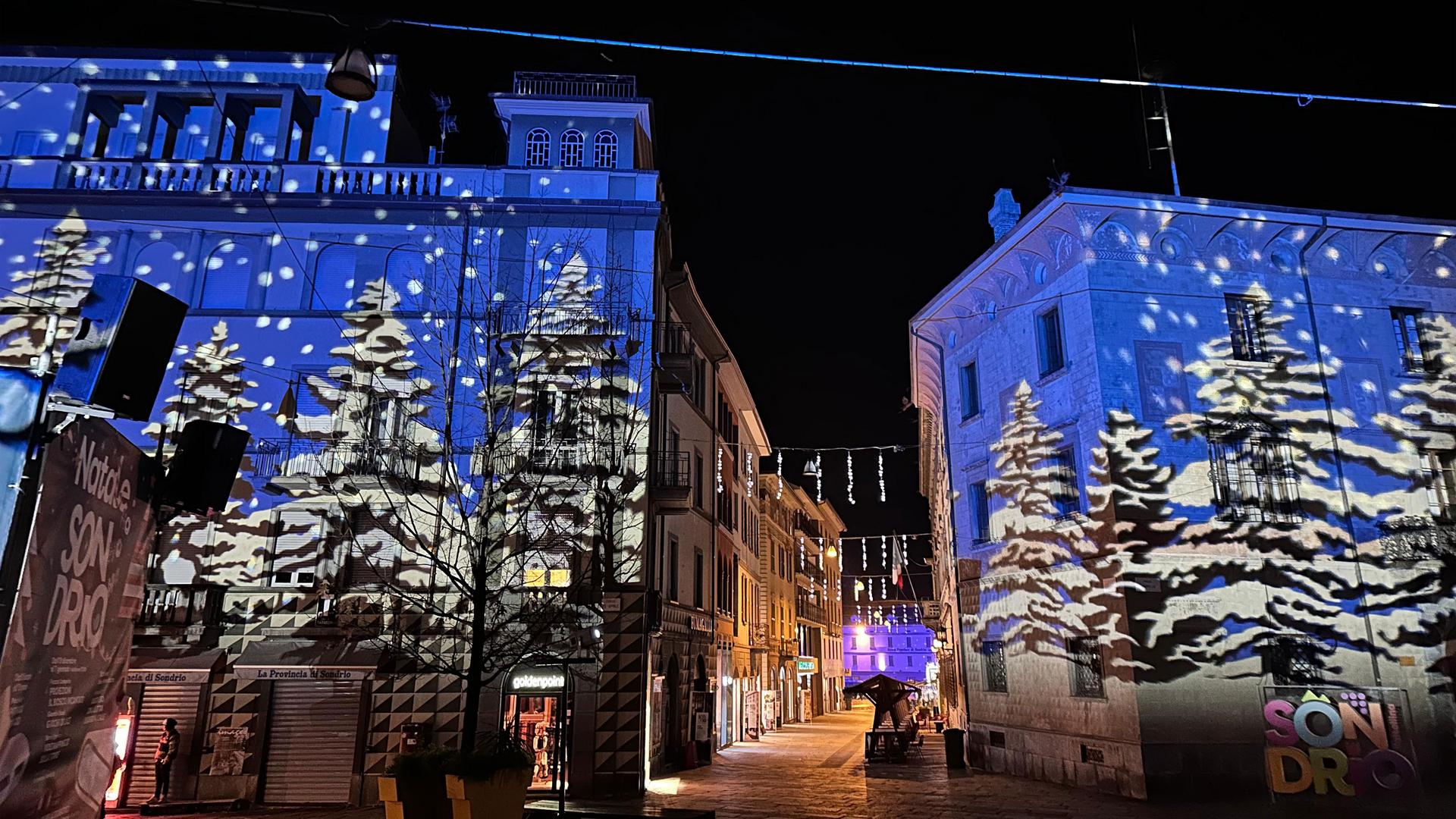 I Mosaico di PROLIGHTS trasformano Sondrio in un Incantevole Bosco di Luci