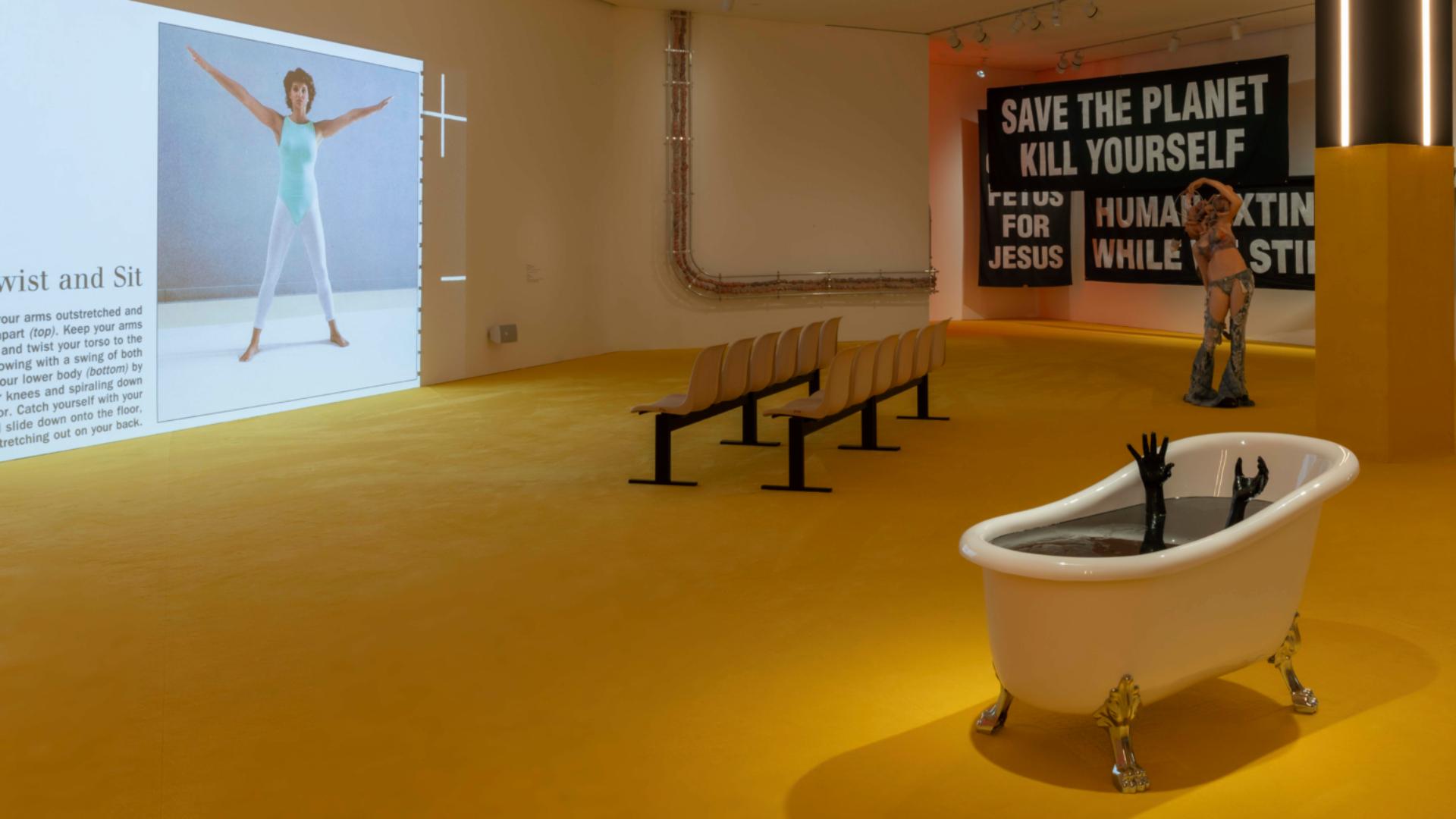 I DisplayCob illuminano la mostra "After Laughter Comes Tears"
