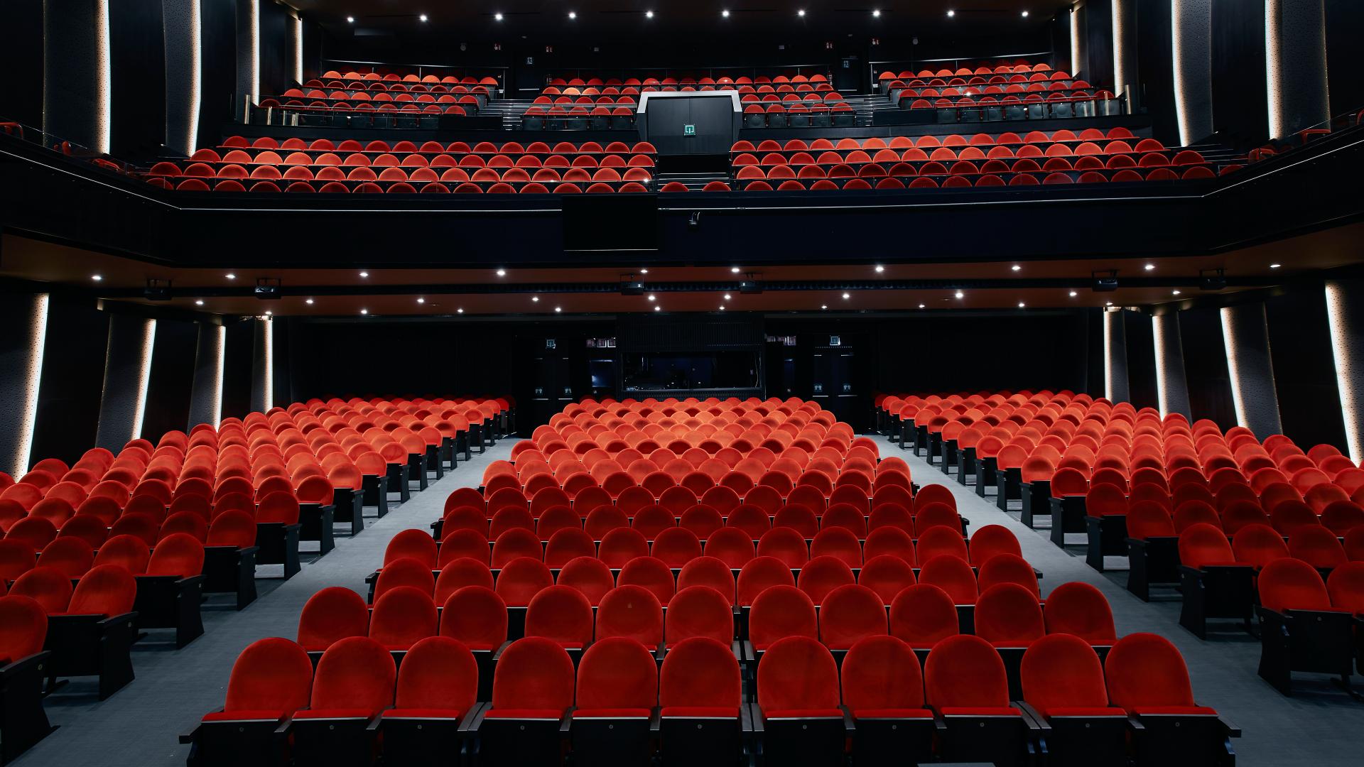 Gli EclSoft Tube100 colorano il Soho Theatre CaixaBank di Malaga