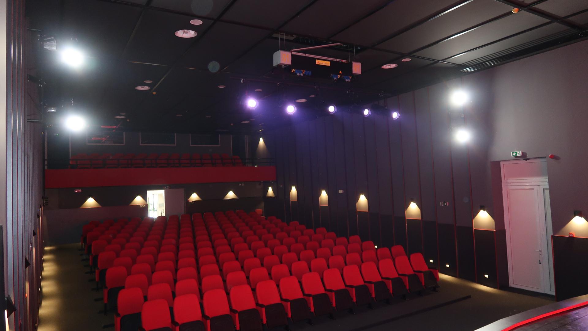 PROLIGHTS illumina il Centro Culturale Despotovac
