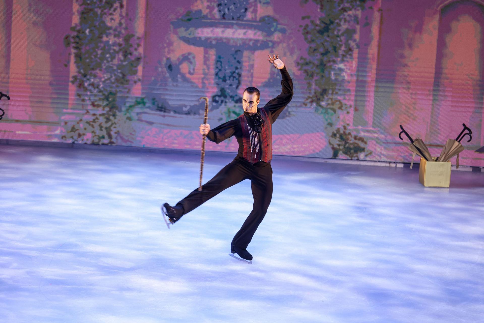 I proiettori PROLIGHTS illuminano Swan Lake on Ice ad Abu Dhabi
