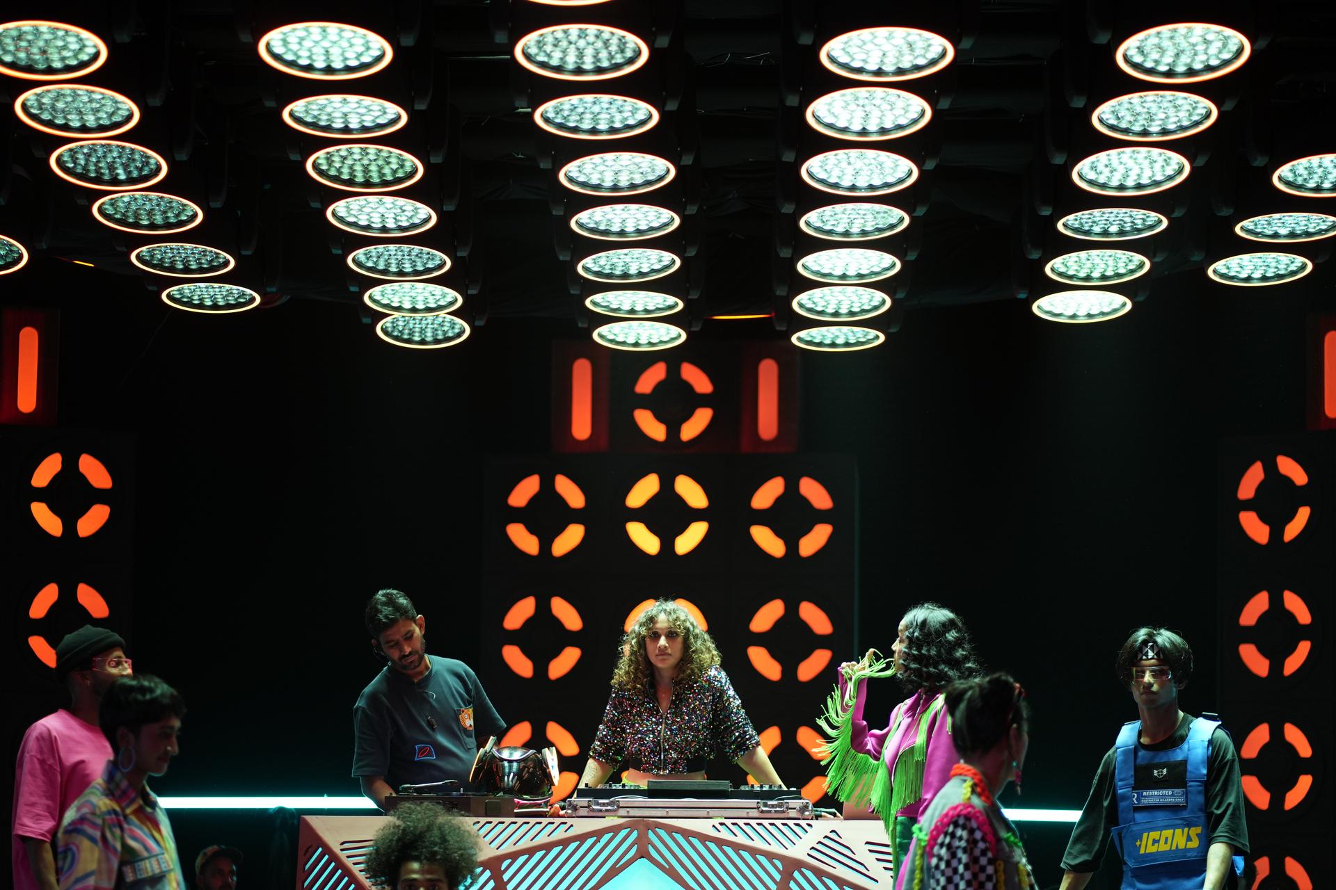 Light Craft & Sound sceglie PROLIGHTS per lo spot cinematografico di Let's Vibe