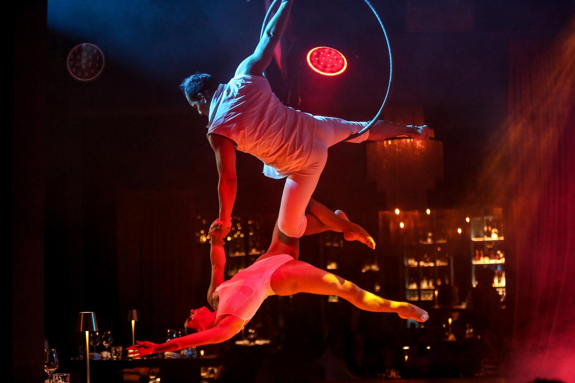 PROLIGHTS illumina la performance di Amber & John al Lotus Club di Marrakech