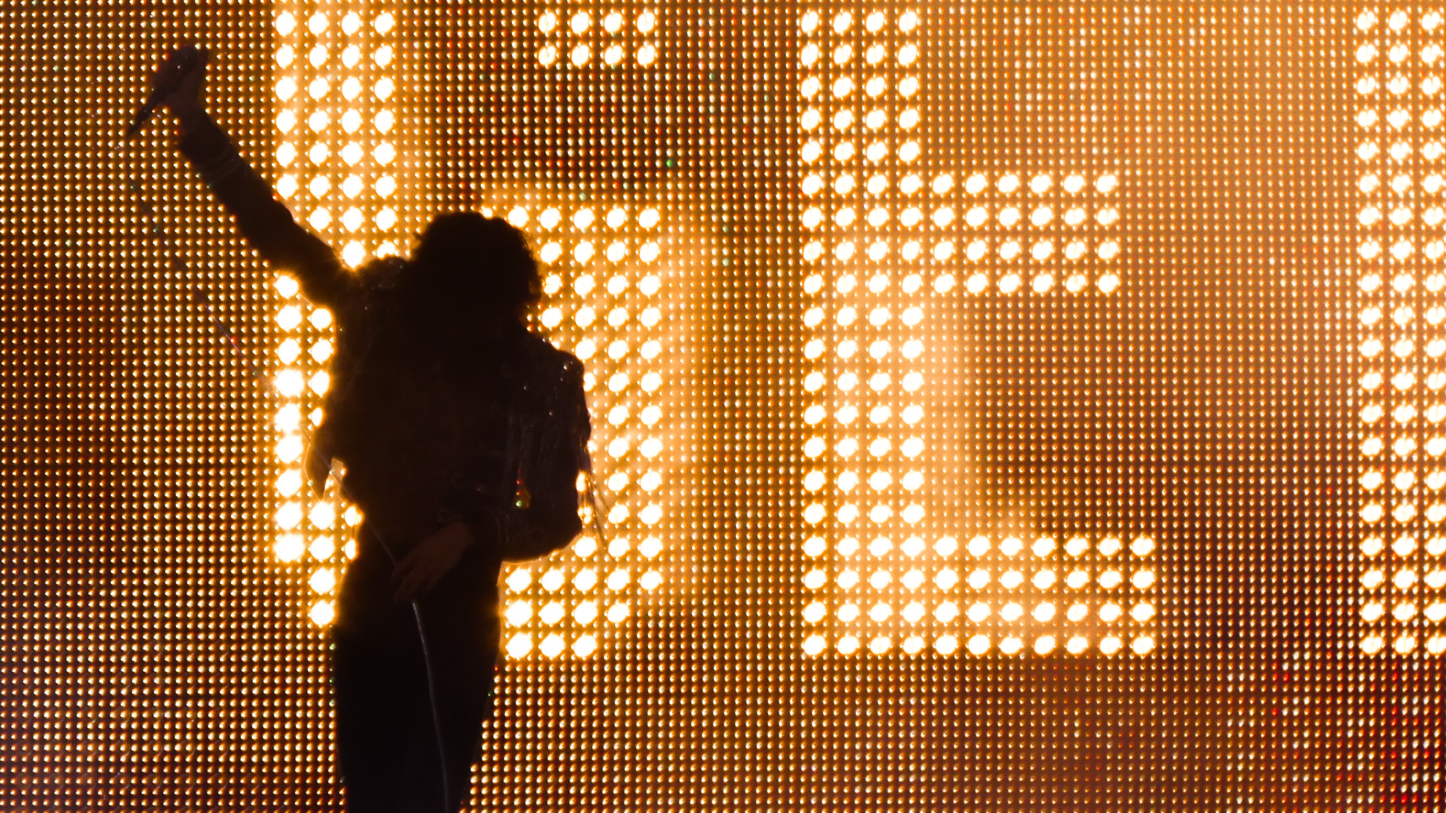 HaluPix Duo infiamma lo show di Sombr al Coachella 2026
