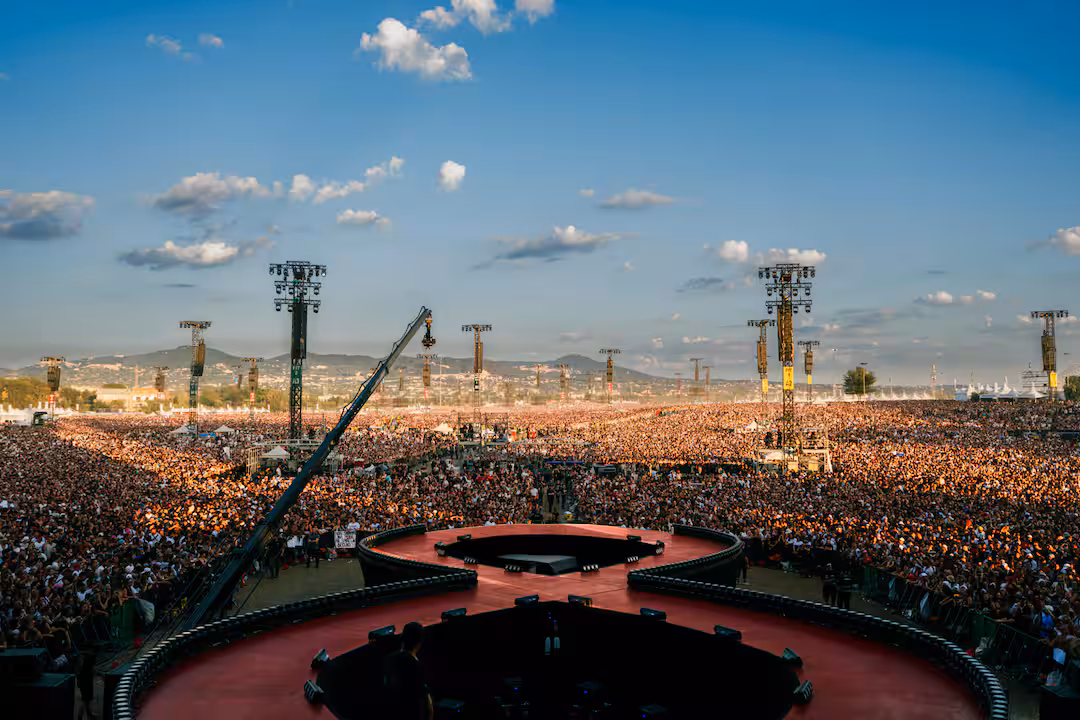 PROLIGHTS on stage for Ultimo's record-breaking live show