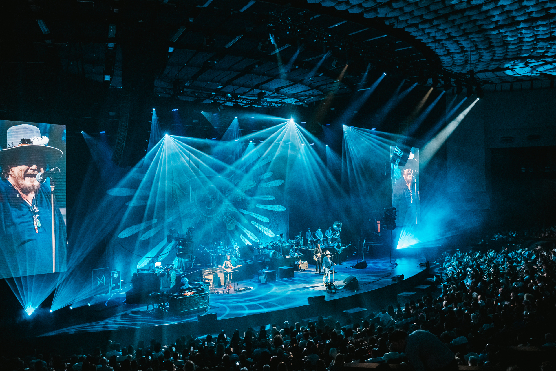 Il concerto di Zucchero a Tirana illuminato da un completo rig PROLIGHTS